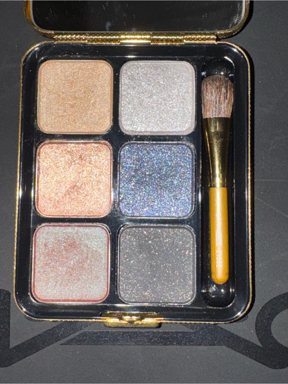 MAC Royal Assets Eyeshadow Palette-6 Metallic Eyes
